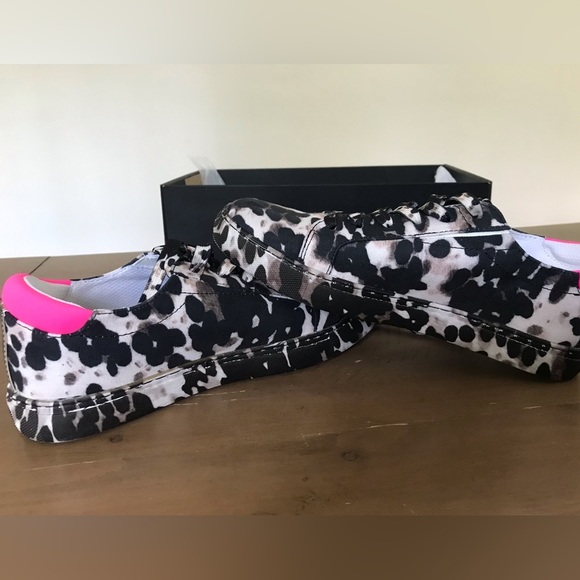 Kenneth Cole New York Kam Eo Animal Print Sneaker - size 7 - Picture 5 of 13